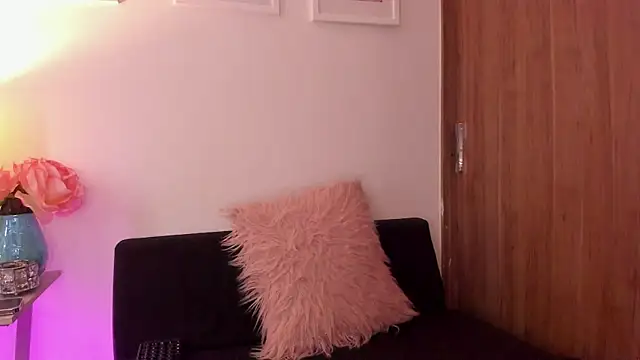 Snapshot of KattyPortman chatting on 20, 2, 2025 KattyPortman online show from 20, 2, 2025