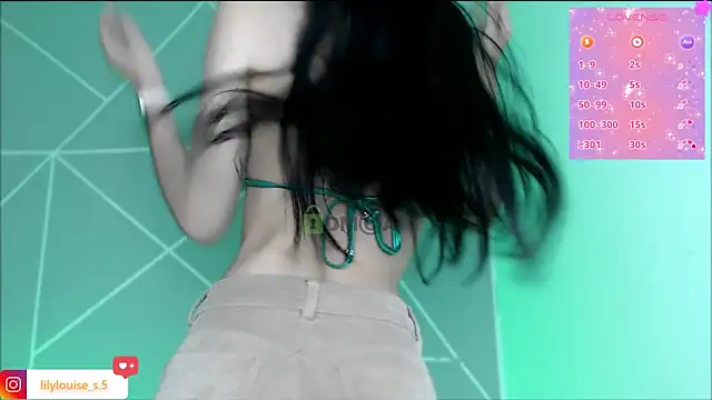 Snapshot of lilylouisee chatting on 13, 3, 2026 lilylouisee online show from 13, 3, 2026