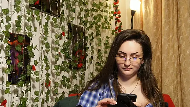 NaughtYHomemadE online show from 6, 2, 2026