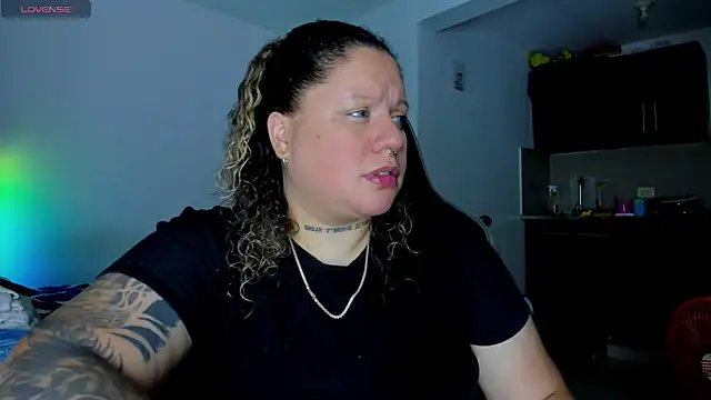 Snapshot of mariana_maze chatting on 3, 2, 2025 mariana maze online show from 3, 2, 2025