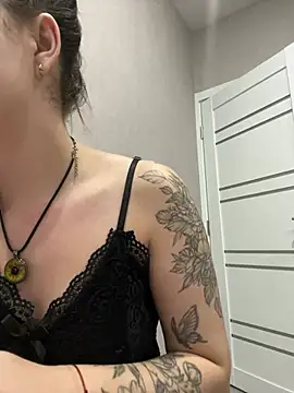 Snapshot of ellie_ssexy chatting on 30, 12, 2024 ellie ssexy online show from 30, 12, 2024
