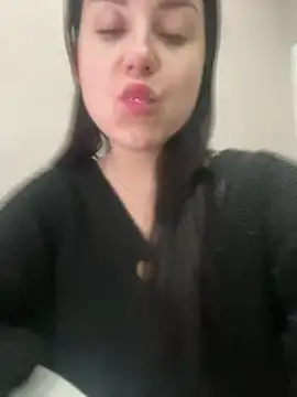 Snapshot of ellie_ssexy chatting on 3, 3, 2025 ellie ssexy online show from 3, 3, 2025