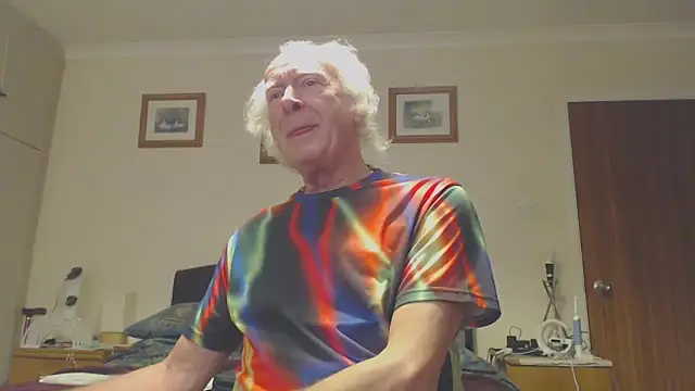 Snapshot of WaverlyKernow chatting on 24, 12, 2024 WaverlyKernow online show from 24, 12, 2024