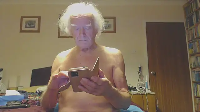 Snapshot of WaverlyKernow chatting on 13, 1, 2025 WaverlyKernow online show from 13, 1, 2025