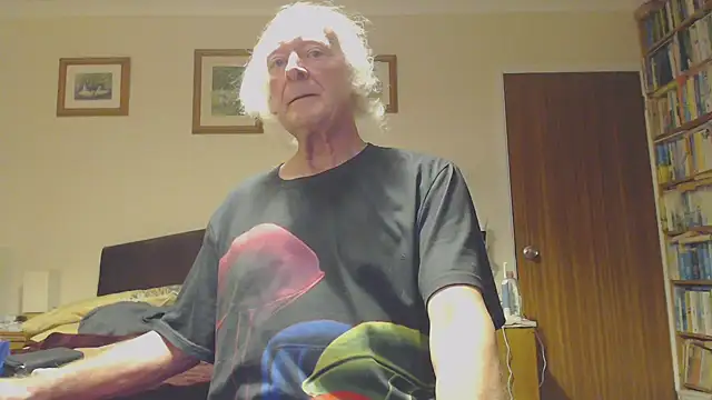 Snapshot of WaverlyKernow chatting on 29, 1, 2025 WaverlyKernow online show from 29, 1, 2025