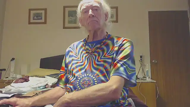 Snapshot of WaverlyKernow chatting on 26, 2, 2025 WaverlyKernow online show from 26, 2, 2025