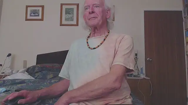 Snapshot of WaverlyKernow chatting on 15, 3, 2025 WaverlyKernow online show from 15, 3, 2025