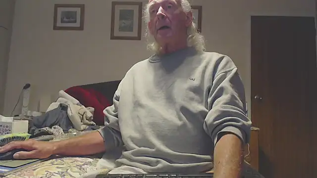 Snapshot of WaverlyKernow chatting on 14, 9, 2025 WaverlyKernow online show from 14, 9, 2025