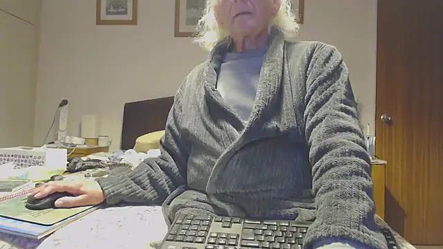 Snapshot of WaverlyKernow chatting on 16, 9, 2025 WaverlyKernow online show from 16, 9, 2025