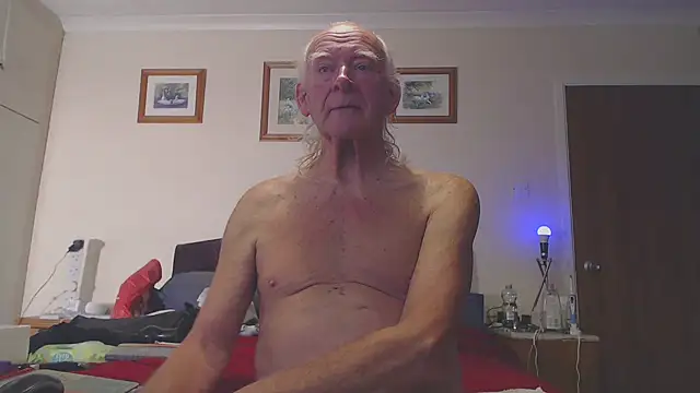 Snapshot of WaverlyKernow chatting on 5, 10, 2025 WaverlyKernow online show from 5, 10, 2025