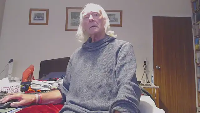 Snapshot of WaverlyKernow chatting on 16, 10, 2025 WaverlyKernow online show from 16, 10, 2025