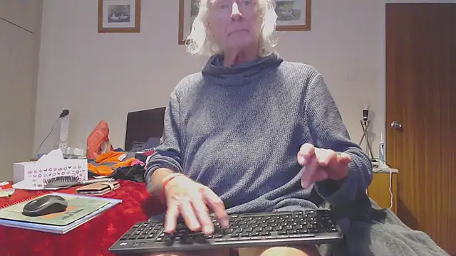 Snapshot of WaverlyKernow chatting on 18, 10, 2025 WaverlyKernow online show from 18, 10, 2025