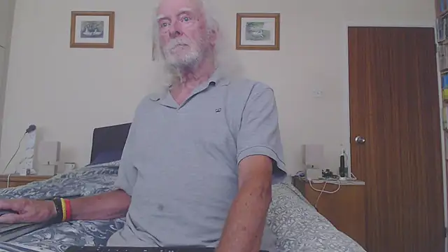 Snapshot of WaverlyKernow chatting on 6, 7, 2026 WaverlyKernow online show from 6, 7, 2026