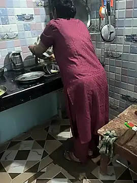 Crezy-Queen01 online show from 20, 11, 2025