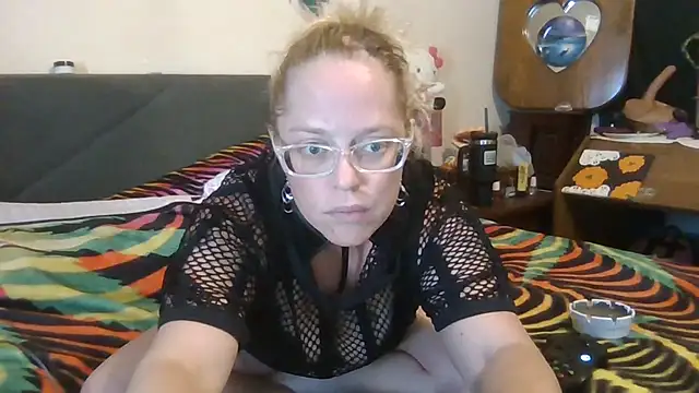 Toybox13 Pika online show from 24, 11, 2025