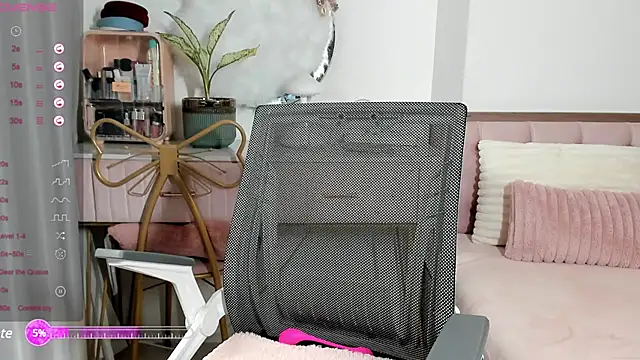  Joliie  online show from 2, 2, 2025