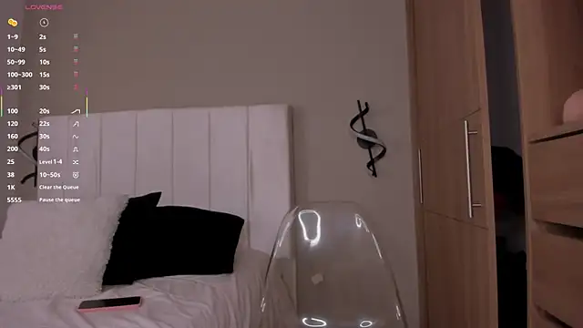 Tifany lopezz online show from 20, 11, 2025