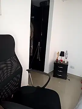 tata laima   online show from 29, 1, 2025