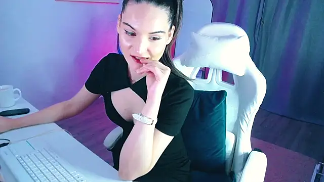 AmbraEnms online show from 22, 3, 2025