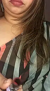 Snapshot of Ravina_patil1 chatting on 14, 2, 2025 Ravina patil1 online show from 14, 2, 2025