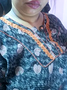 Snapshot of Ravina_patil1 chatting on 9, 9, 2025 Ravina patil1 online show from 9, 9, 2025