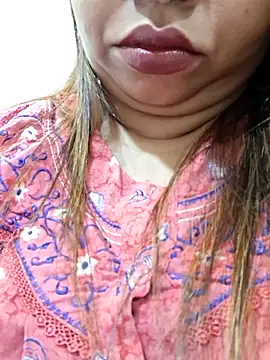 Snapshot of Ravina_patil1 chatting on 15, 11, 2025 Ravina patil1 online show from 15, 11, 2025