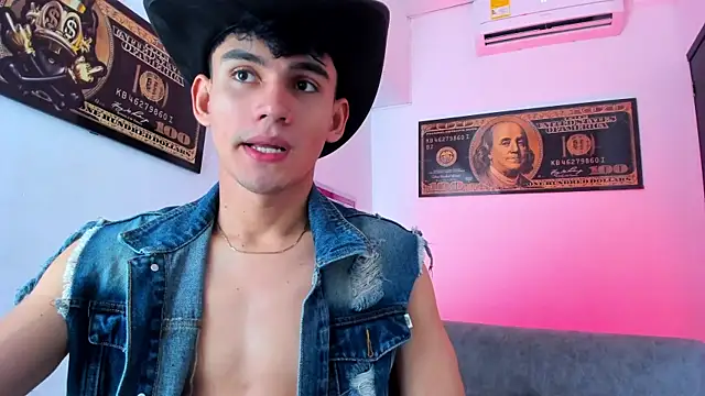 Snapshot of EstebanPerez_ chatting on 7, 1, 2025 EstebanPerez online show from 7, 1, 2025
