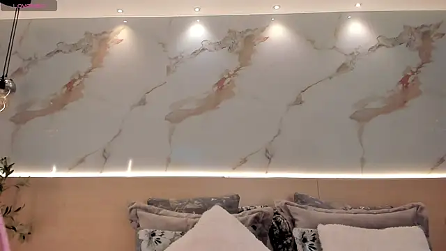 SteffanyBeck online show from 8, 4, 2026