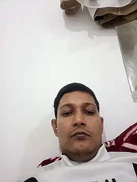 Snapshot of daddylove87 chatting on 29, 11, 2025 daddylove87 online show from 29, 11, 2025