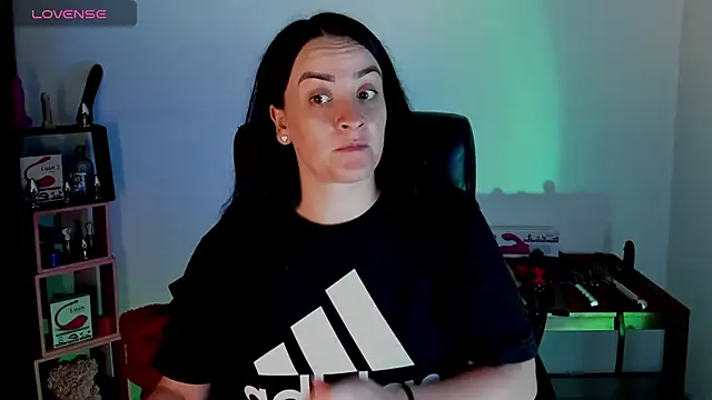 sara goodgirl13 online show from 21, 9, 2025