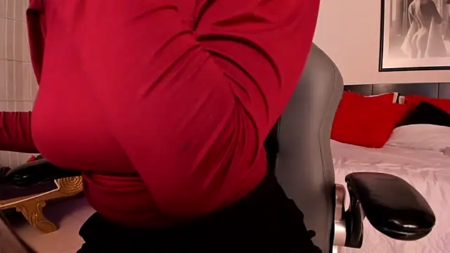 Snapshot of Moony_14 chatting on 18, 10, 2025 Moony 14 online show from 18, 10, 2025