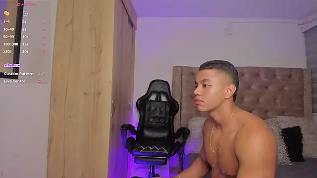 Snapshot of _Jackson_Brown chatting on 24, 10, 2025 Jackson Brown online show from 24, 10, 2025