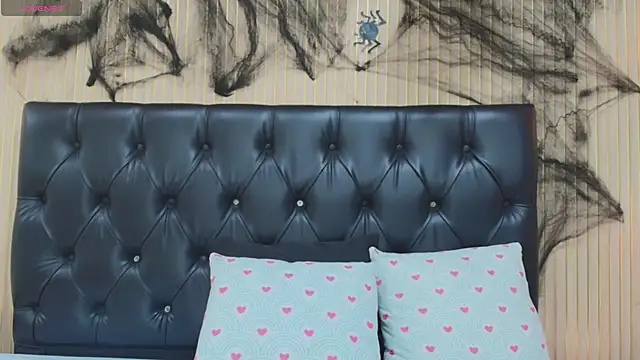 Snapshot of Veronica_Tits chatting on 9, 10, 2025 Veronica Tits online show from 9, 10, 2025