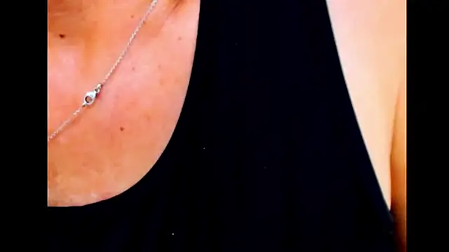 Snapshot of HorniestMilf chatting on 9, 2, 2025 HorniestMilf online show from 9, 2, 2025