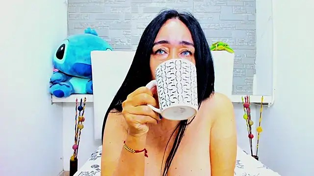 Snapshot of HorniestMilf chatting on 13, 9, 2025 HorniestMilf online show from 13, 9, 2025