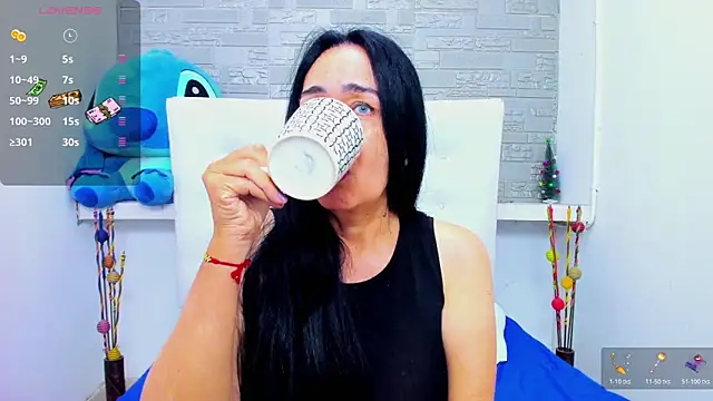 Snapshot of HorniestMilf chatting on 14, 11, 2025 HorniestMilf online show from 14, 11, 2025