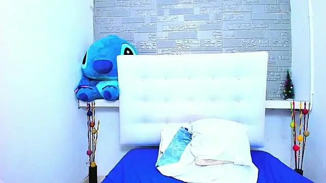 Snapshot of HorniestMilf chatting on 24, 11, 2025 HorniestMilf online show from 24, 11, 2025