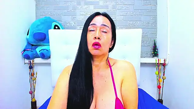 Snapshot of HorniestMilf chatting on 28, 11, 2025 HorniestMilf online show from 28, 11, 2025