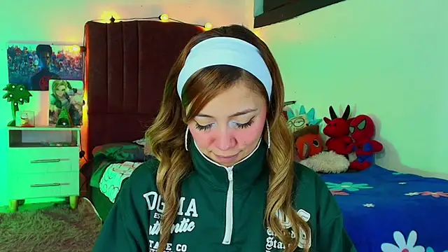 alisson zafiro  online show from 18, 10, 2025