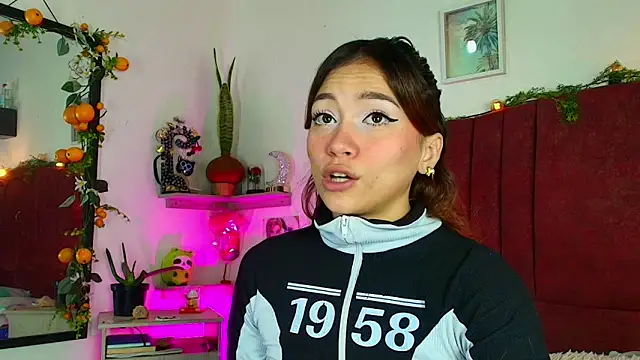 alisson zafiro  online show from 29, 3, 2026