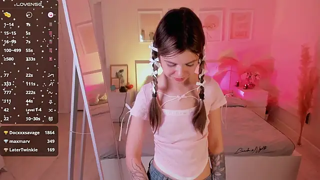 Lil Amelie online show from 3, 2, 2025