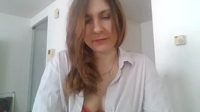 JasmineGlamour online show from 16, 4, 2026