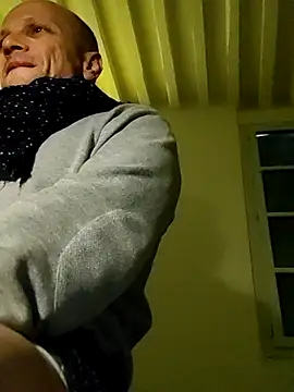 Snapshot of wedge75 chatting on 5, 10, 2025 wedge75 online show from 5, 10, 2025