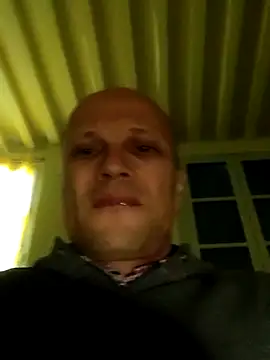 Snapshot of wedge75 chatting on 13, 10, 2025 wedge75 online show from 13, 10, 2025