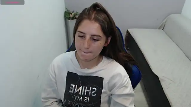 Snapshot of valerie_diaz1 chatting on 10, 11, 2025 valerie diaz1 online show from 10, 11, 2025