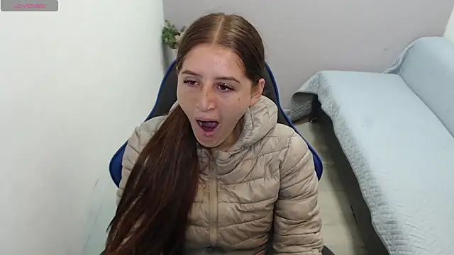 Snapshot of valerie_diaz1 chatting on 19, 11, 2025 valerie diaz1 online show from 19, 11, 2025