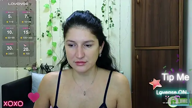 Alianna Solo Kisses online show from 10, 11, 2025