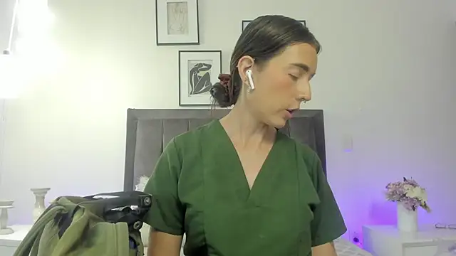Snapshot of helen_mooree chatting on 17, 7, 2026 helen mooree online show from 17, 7, 2026