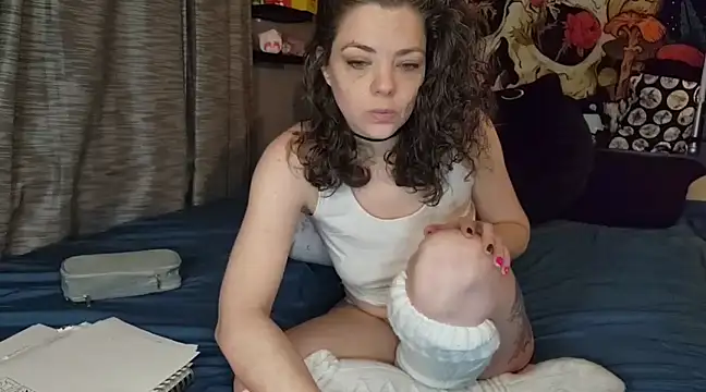 Snapshot of MiaElizabeth chatting on 2, 3, 2025 MiaElizabeth online show from 2, 3, 2025