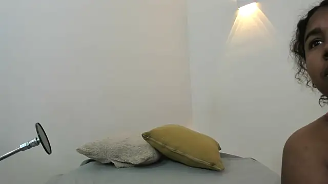 Lizzie Williams  online show from 29, 10, 2025